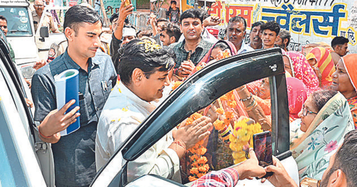 Congress slams Shekhawat for comparing ‘Modi@20’ to holy Gita